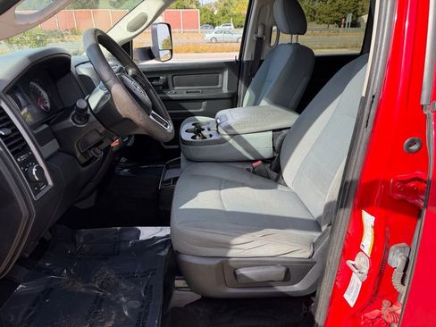 Used 2016 RAM 3500 Tradesman w/ Chrome Appearance Group image 16