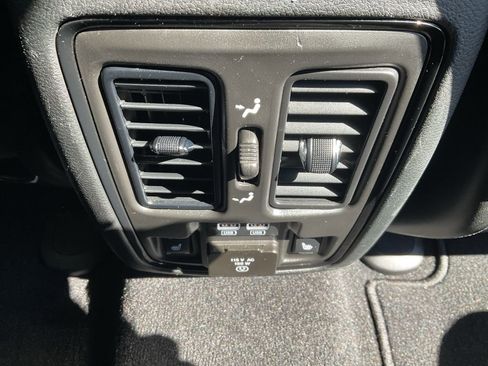 Used 2024 Dodge Durango R/T AWD/4WD image 33