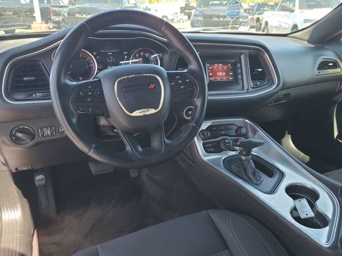 Used 2016 Dodge Challenger SXT image 18