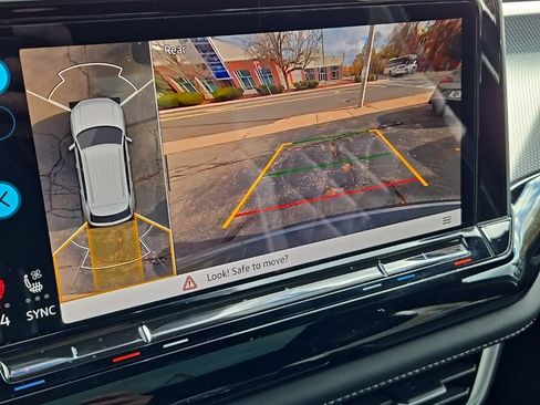 Used 2024 Volkswagen Atlas Cross Sport SEL Premium R-Line image 25