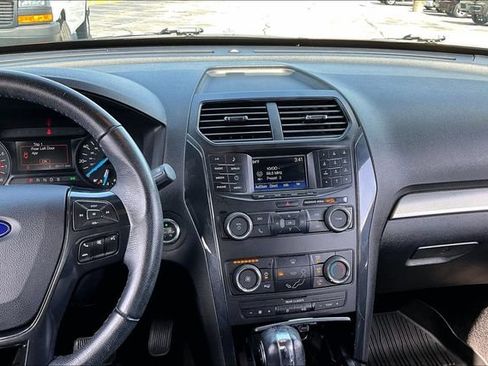 Used 2019 Ford Explorer XLT FWD image 9
