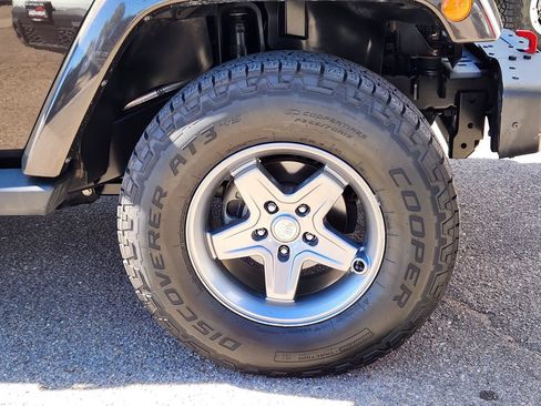 Used 2013 Jeep Wrangler Sahara w/ Connectivity Group AWD/4WD image 14