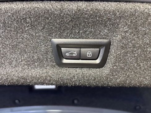 Used 2025 BMW 330i xDrive 330i xDrive image 12