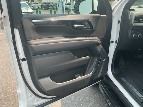 Used 2025 Chevrolet Suburban RST w/ Comfort Package AWD/4WD image 12