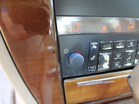 Used 2005 Cadillac STS w/ Preferred Equipment Group RWD image 27