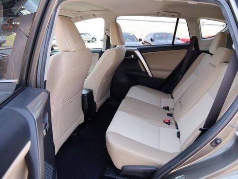Used 2015 Toyota RAV4 XLE w/ Four Season Floor Mat Package AWD/4WD image 11