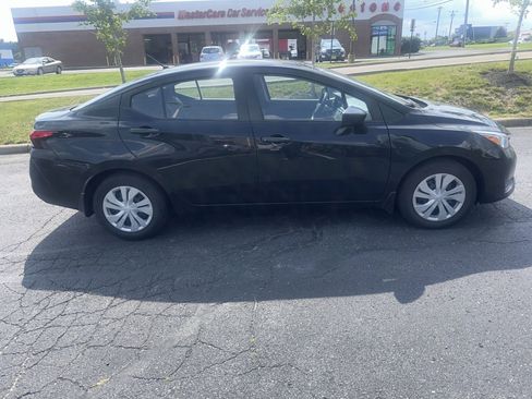 Used 2023 Nissan Versa S FWD image 13