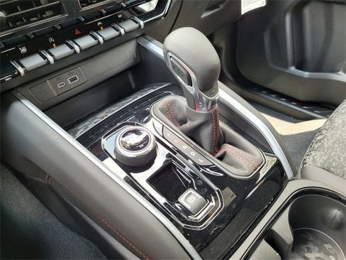 New 2025 Chevrolet Colorado Z71 image 19