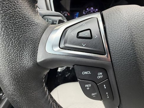 Used 2019 Ford Fusion SE w/ Equipment Group 151A FWD image 22