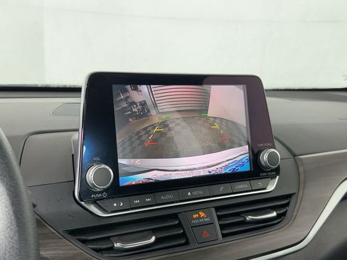 Used 2024 Nissan Altima 2.5 SV image 24