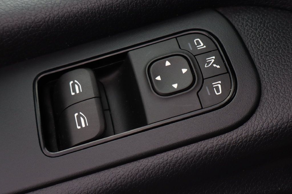 Used 2021 Mercedes-Benz Sprinter 2500 image 20