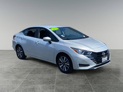 Used 2023 Nissan Versa SV FWD image 7