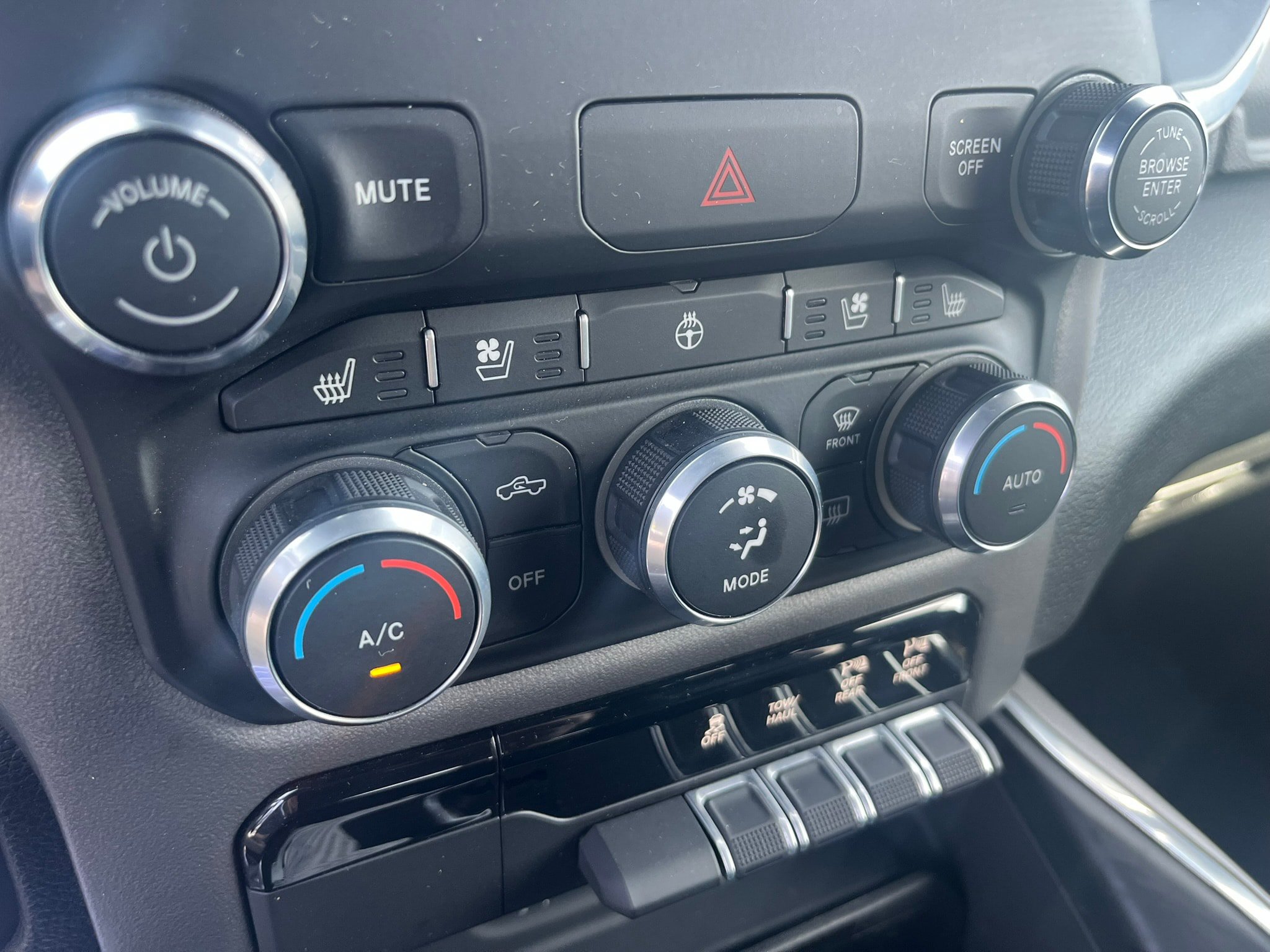 Used 2021 RAM 1500 Laramie w/ Sport Appearance Package AWD/4WD image 22