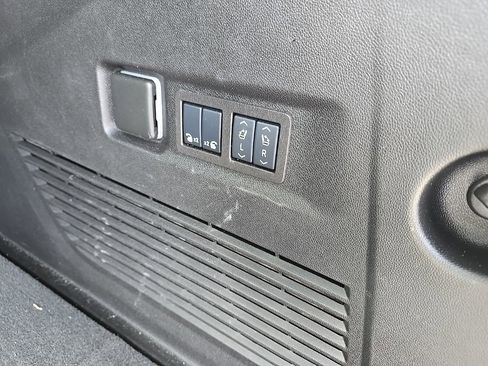 Used 2025 GMC Yukon XL Denali Ultimate image 6