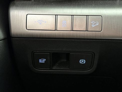 Used 2024 Hyundai Kona Limited FWD image 31
