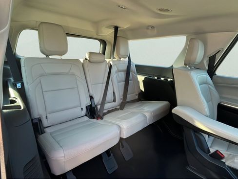 Used 2025 Lincoln Navigator L Reserve AWD/4WD image 19