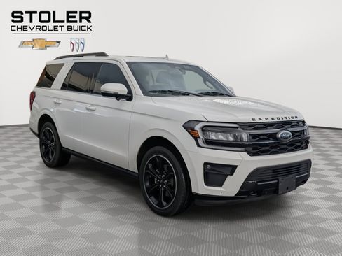 Used 2023 Ford Expedition Limited image 7
