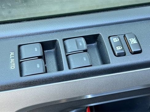 Used 2022 Toyota 4Runner SR5 Premium image 12