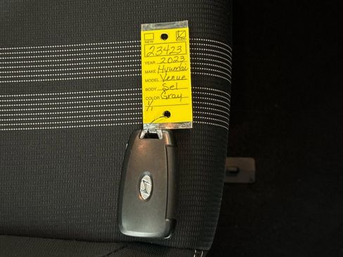 Used 2023 Hyundai Venue SEL image 34