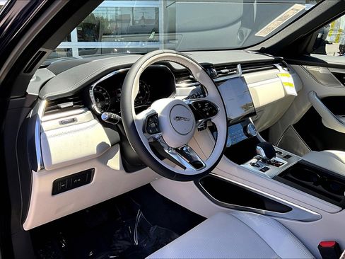 New 2026 Jaguar F-PACE R-Dynamic S image 6