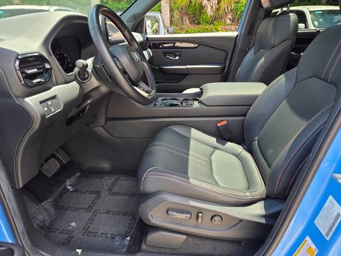 Used 2024 Honda Pilot TrailSport image 9