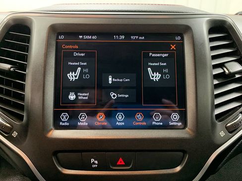 Used 2019 Jeep Cherokee Trailhawk w/ Cold Weather Group AWD/4WD image 9