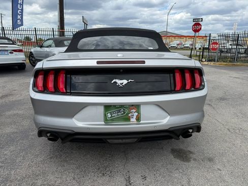 Used 2018 Ford Mustang Premium RWD image 8