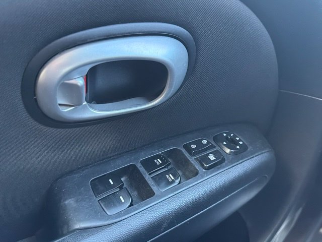 Used 2015 Kia Soul + FWD image 23