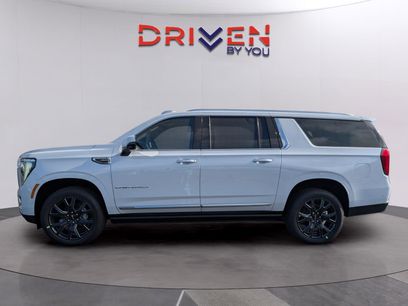 New 2026 GMC Yukon XL Denali w/ Sun & Power Step Package