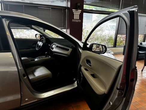 Used 2018 Honda HR-V EX-L image 28