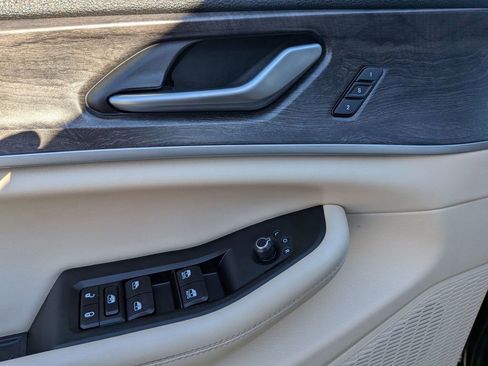 Used 2023 Jeep Grand Cherokee L Limited w/ Trailer Tow Group (B) image 23