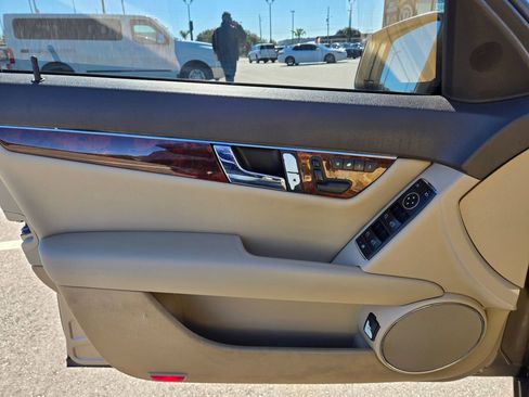 Used 2011 Mercedes-Benz C 300 Sedan image 21