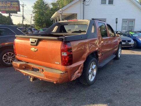 Used 2007 Chevrolet Avalanche LTZ w/ LTZ Preferred Equipment Group AWD/4WD image 7