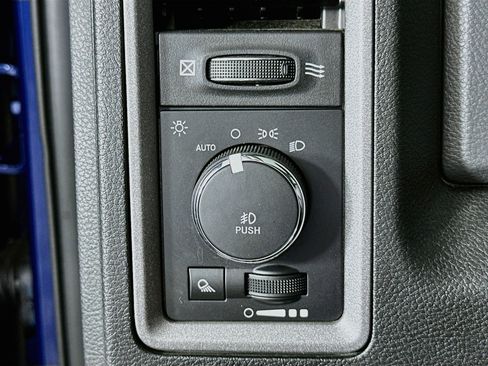 Used 2019 RAM 1500 Express RWD image 16