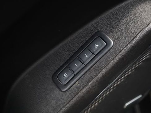 Used 2018 Chevrolet Tahoe LT w/ Luxury Package AWD/4WD image 15