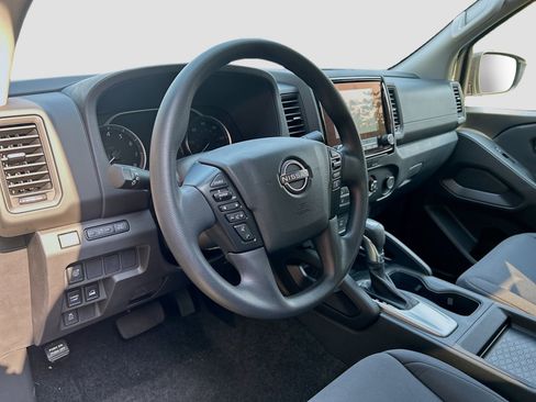 Used 2023 Nissan Frontier S w/ Technology Package image 9