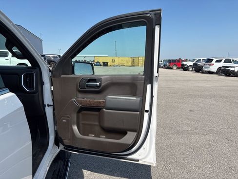 Used 2020 GMC Sierra 1500 Denali w/ Denali Ultimate Package AWD/4WD image 18
