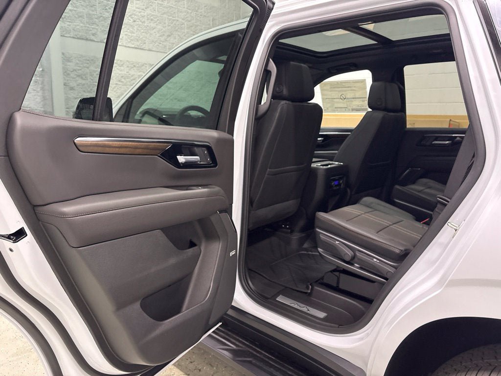 New 2027 Chevrolet Tahoe High Country w/ Sun And Tow Package AWD/4WD image 30