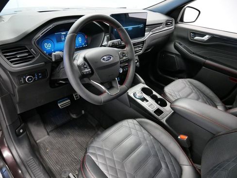 Used 2023 Ford Escape ST-Line Elite w/ Premium Technology Package image 2