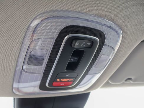 Used 2025 Hyundai Elantra Limited FWD image 19