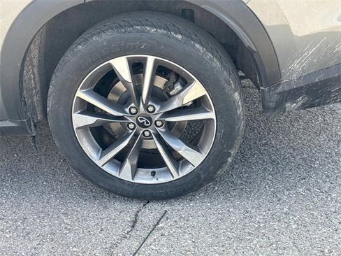 Used 2024 INFINITI QX60 Luxe image 12
