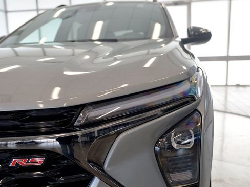 Used 2024 Chevrolet Trax RS w/ Driver Confidence Package image 11