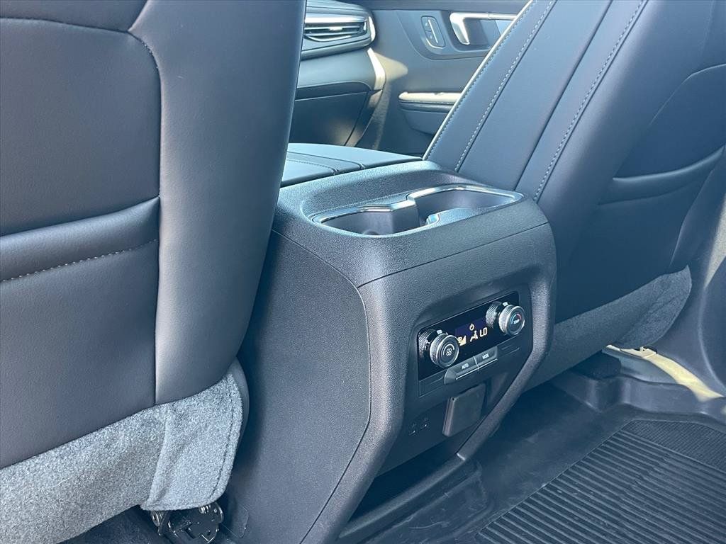 Used 2026 Buick Enclave Sport Touring w/ Power Package FWD image 23