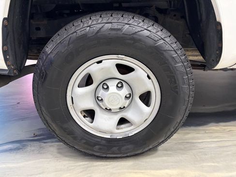 Used 2017 Toyota Tacoma SR w/ Tow Package AWD/4WD image 21