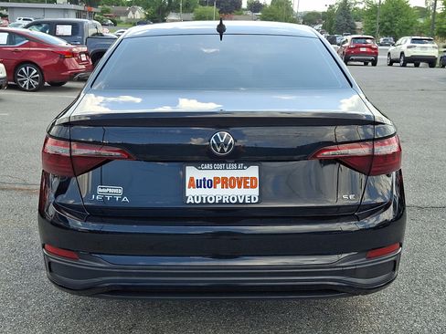 Used 2022 Volkswagen Jetta SE FWD image 5