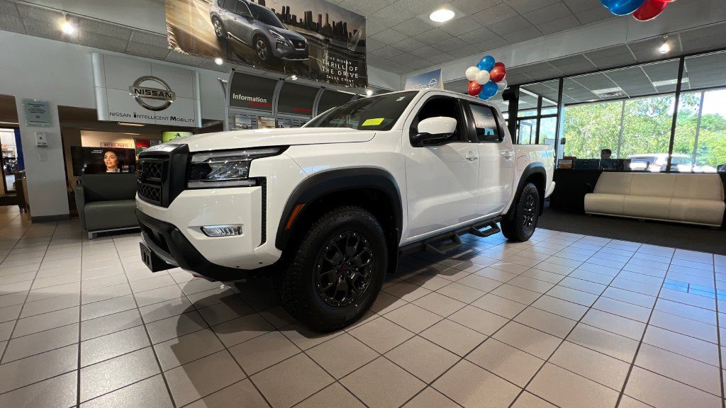 Certified 2023 Nissan Frontier PRO-4X w/ Pro-4X Premium Package AWD/4WD image 1