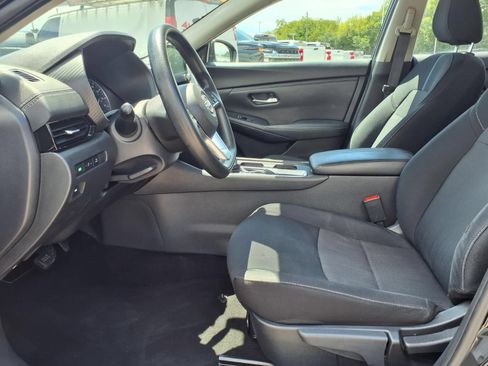 Used 2024 Nissan Sentra SV FWD image 16