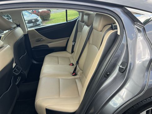 Used 2020 Lexus ES 350 w/ Premium Package FWD image 25
