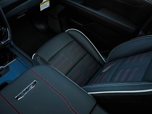 New 2026 GMC Yukon XL AT4 Ultimate AWD/4WD image 27
