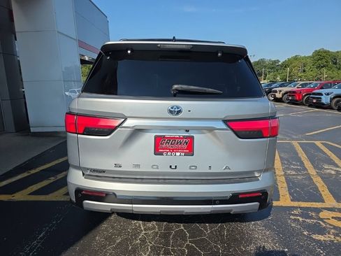 Used 2023 Toyota Sequoia Capstone AWD/4WD image 4